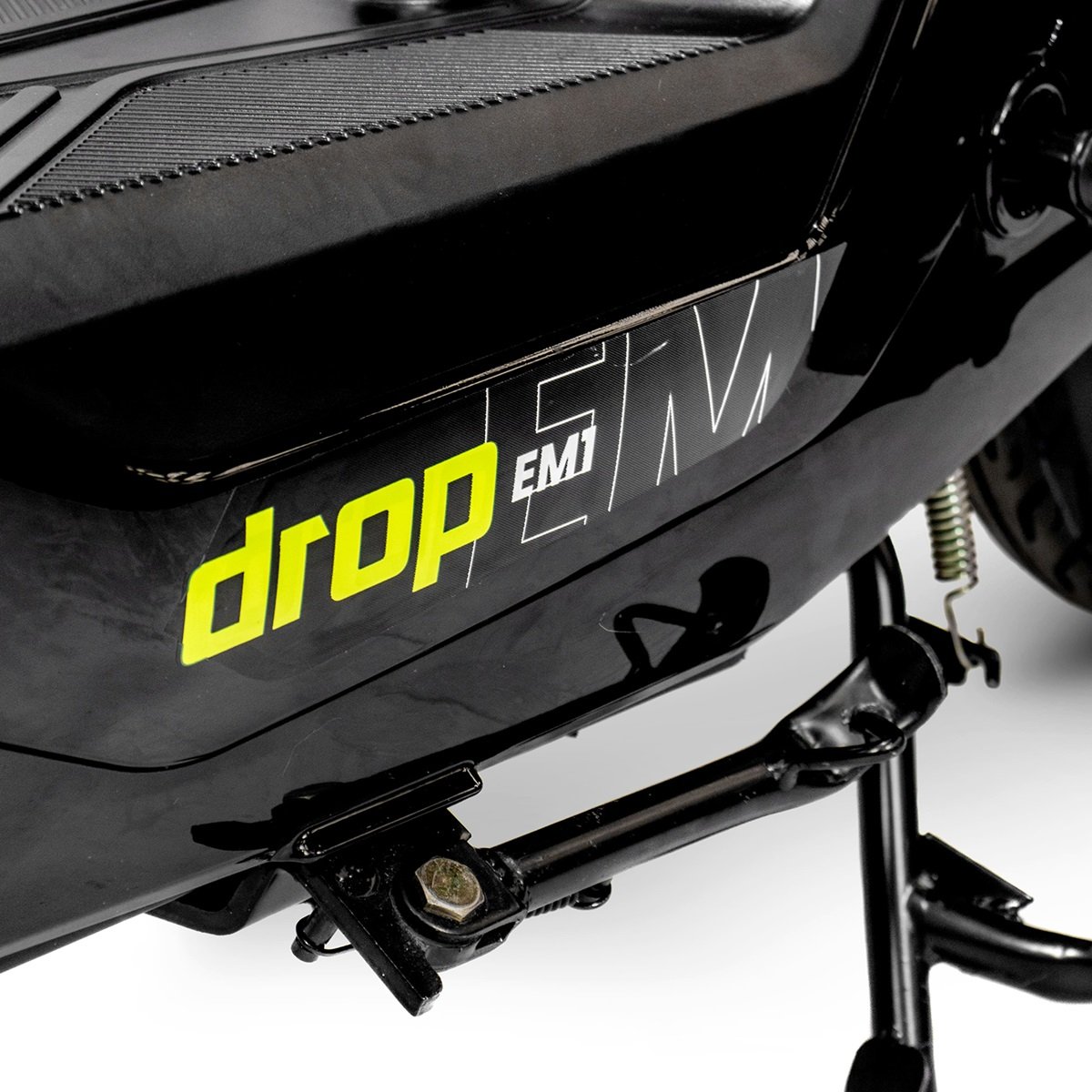 Scooter El&eacute;trica EM1 800W 48V 12Ah Drop Pist&atilde;o Shop